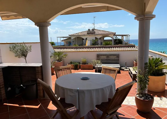 Cal Salmare Seafront Apartment With Rooftop Terrace And Pool